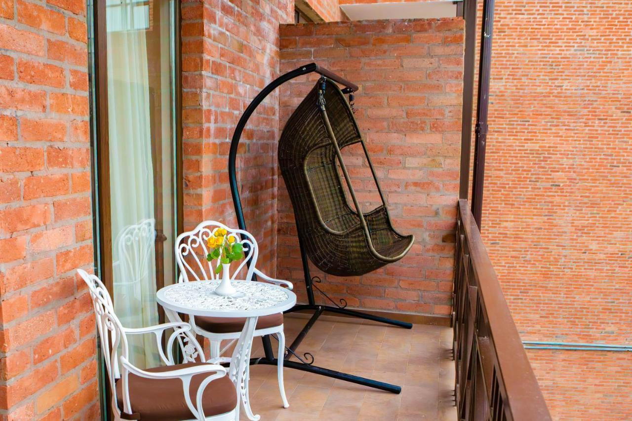 Reikartz Avlabari Tbilisi Hotel Bagian luar foto