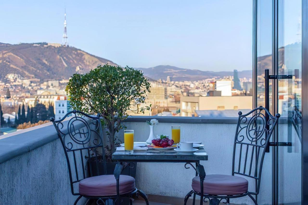 Reikartz Avlabari Tbilisi Hotel Bagian luar foto