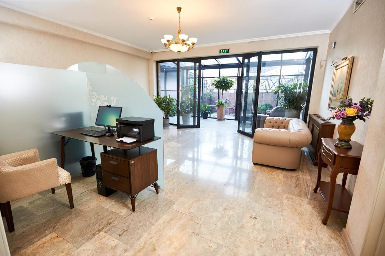 Reikartz Avlabari Tbilisi Hotel Bagian luar foto